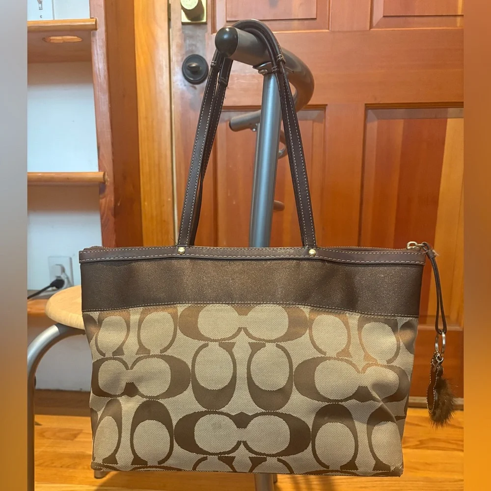 Coach Signature Stripe Tote with Coach Mink Bear Fob, Medallion and Hangtag. - Picture 5 of 17